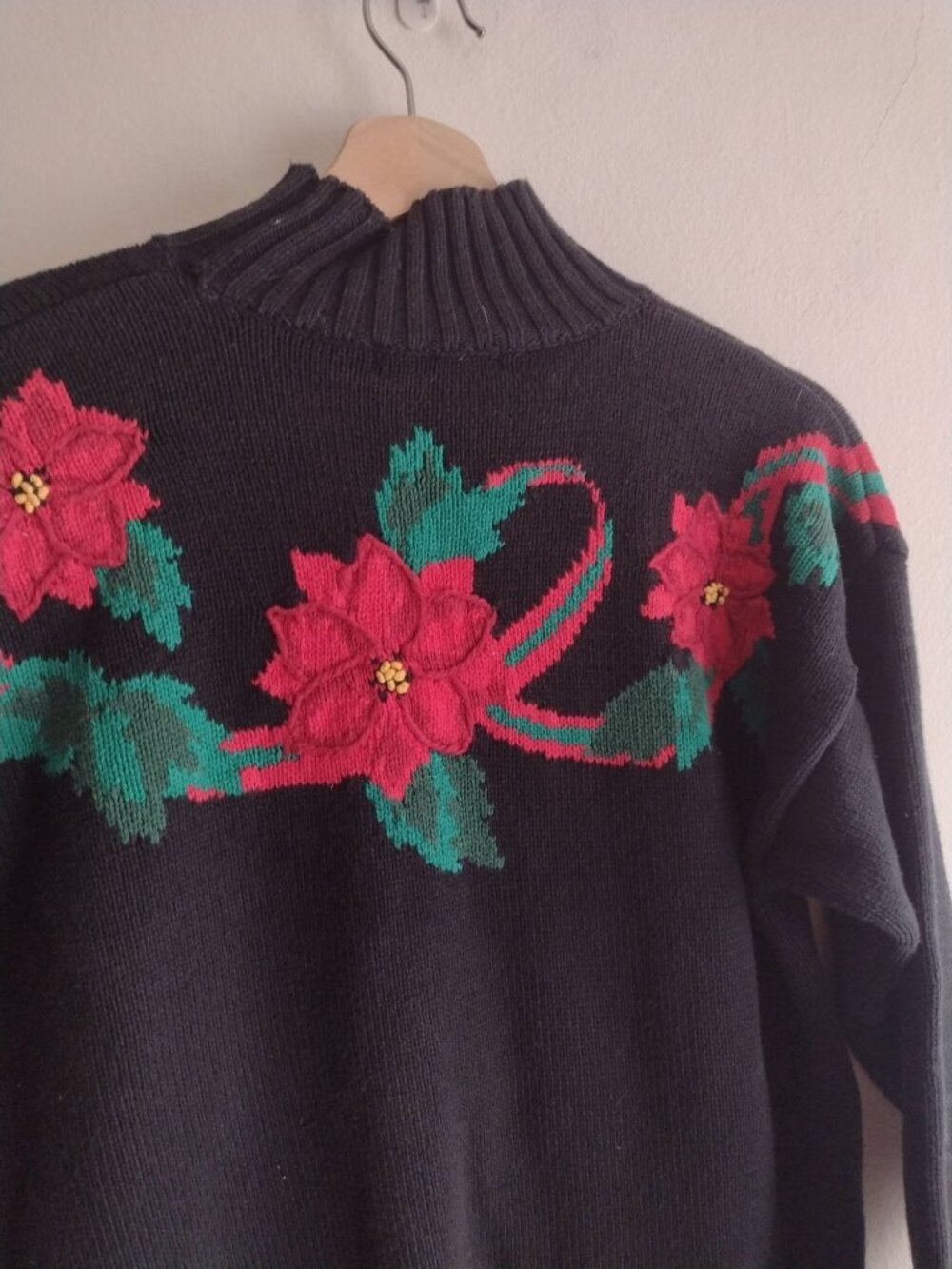 Vintage 90s Holiday Sweater L Pretty Bold Poinsettia Picone Sport Mock Neck - Picture 7 of 10